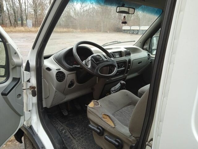 Белый Опель Movano, объемом двигателя 2.5 л и пробегом 450 тыс. км за 2126 $, фото 2 на Automoto.ua