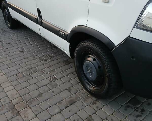 Білий Опель Movano, об'ємом двигуна 2.5 л та пробігом 400 тис. км за 7500 $, фото 3 на Automoto.ua