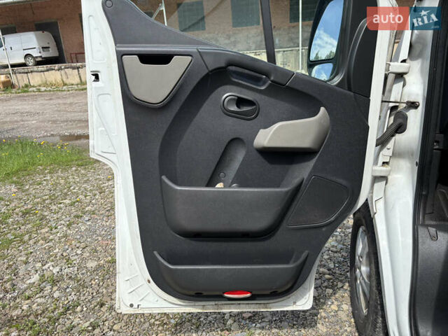 Белый Опель Movano, объемом двигателя 2.3 л и пробегом 390 тыс. км за 9999 $, фото 19 на Automoto.ua