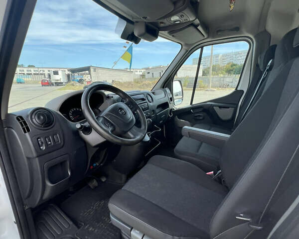 Белый Опель Movano, объемом двигателя 2.3 л и пробегом 240 тыс. км за 11500 $, фото 11 на Automoto.ua