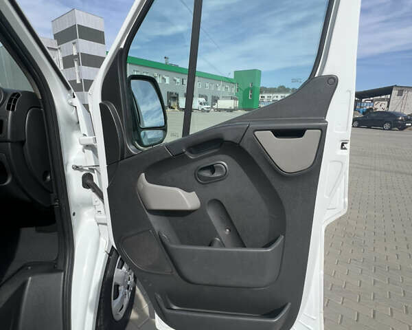 Белый Опель Movano, объемом двигателя 2.3 л и пробегом 240 тыс. км за 11500 $, фото 8 на Automoto.ua