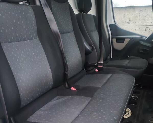 Білий Опель Movano, об'ємом двигуна 2.3 л та пробігом 235 тис. км за 10800 $, фото 9 на Automoto.ua