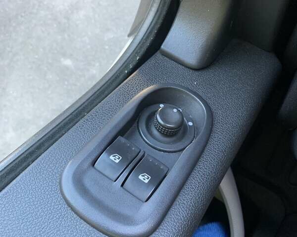 Белый Опель Movano, объемом двигателя 2.3 л и пробегом 252 тыс. км за 12780 $, фото 11 на Automoto.ua