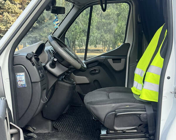 Білий Опель Movano, об'ємом двигуна 2.3 л та пробігом 570 тис. км за 12800 $, фото 12 на Automoto.ua