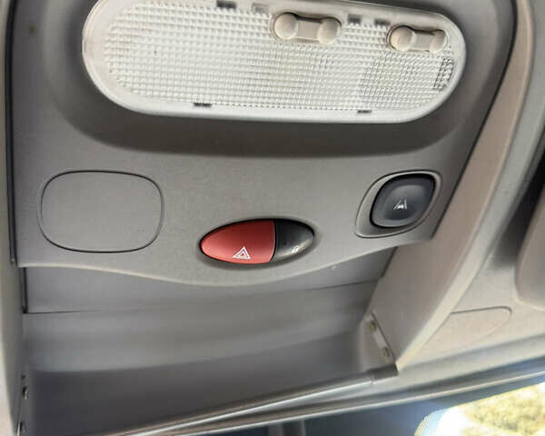 Білий Опель Movano, об'ємом двигуна 2.3 л та пробігом 570 тис. км за 12800 $, фото 16 на Automoto.ua