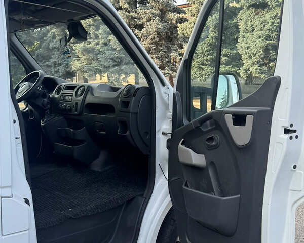 Білий Опель Movano, об'ємом двигуна 2.3 л та пробігом 570 тис. км за 12800 $, фото 18 на Automoto.ua