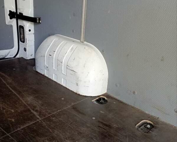 Білий Опель Movano, об'ємом двигуна 2.3 л та пробігом 260 тис. км за 13500 $, фото 7 на Automoto.ua