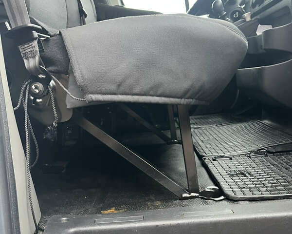 Білий Опель Movano, об'ємом двигуна 2.3 л та пробігом 410 тис. км за 15000 $, фото 3 на Automoto.ua