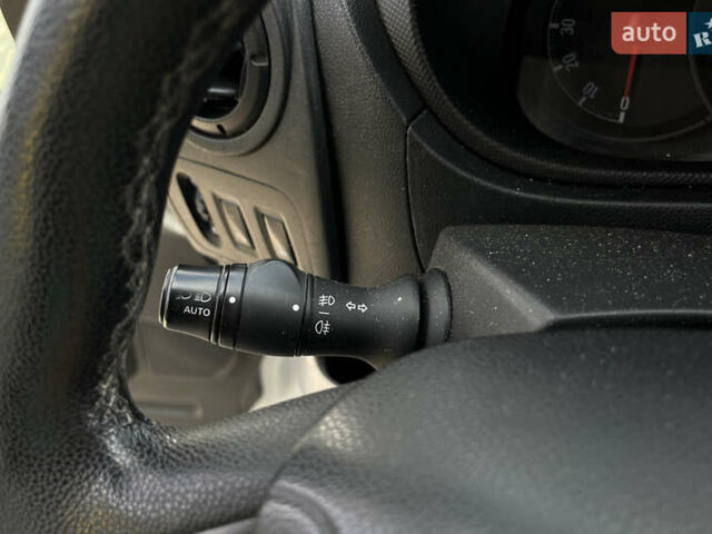 Белый Опель Movano, объемом двигателя 2.3 л и пробегом 214 тыс. км за 13900 $, фото 17 на Automoto.ua