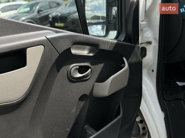 Белый Опель Movano, объемом двигателя 2.3 л и пробегом 214 тыс. км за 13900 $, фото 12 на Automoto.ua