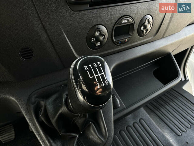 Белый Опель Movano, объемом двигателя 2.3 л и пробегом 246 тыс. км за 19888 $, фото 25 на Automoto.ua