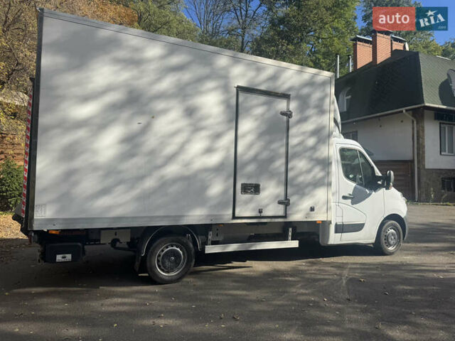 Белый Опель Movano, объемом двигателя 2.3 л и пробегом 400 тыс. км за 18300 $, фото 5 на Automoto.ua