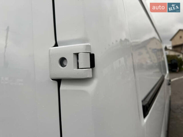 Білий Опель Movano, об'ємом двигуна 0 л та пробігом 156 тис. км за 17400 $, фото 24 на Automoto.ua