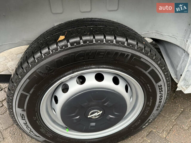 Білий Опель Movano, об'ємом двигуна 0 л та пробігом 156 тис. км за 17400 $, фото 36 на Automoto.ua