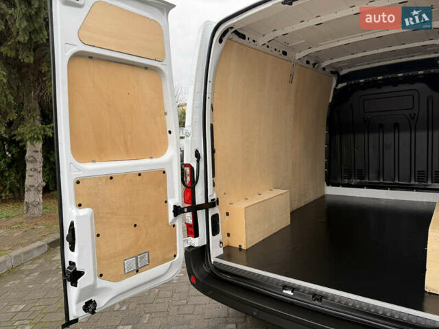 Білий Опель Movano, об'ємом двигуна 0 л та пробігом 156 тис. км за 17400 $, фото 73 на Automoto.ua