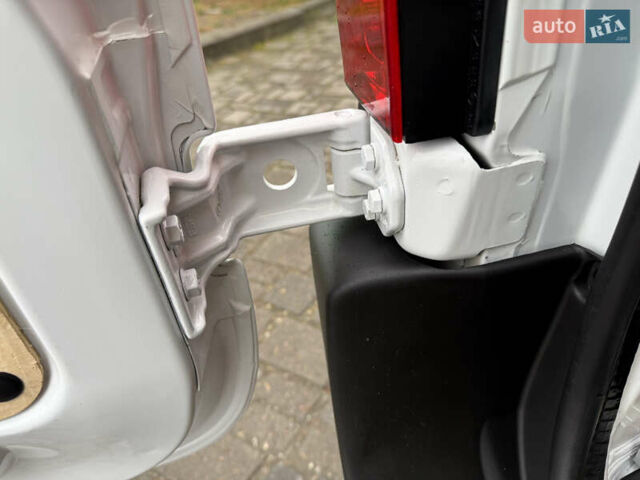 Білий Опель Movano, об'ємом двигуна 0 л та пробігом 156 тис. км за 17400 $, фото 77 на Automoto.ua