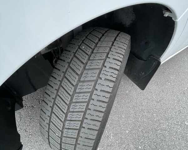 Білий Опель Movano, об'ємом двигуна 2.3 л та пробігом 217 тис. км за 18000 $, фото 27 на Automoto.ua