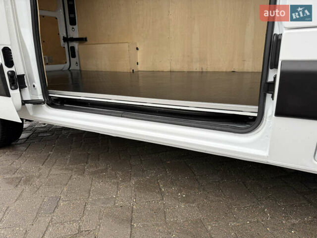 Білий Опель Movano, об'ємом двигуна 0 л та пробігом 156 тис. км за 17400 $, фото 81 на Automoto.ua