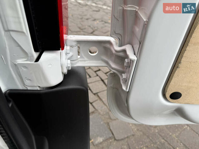 Білий Опель Movano, об'ємом двигуна 0 л та пробігом 156 тис. км за 17400 $, фото 79 на Automoto.ua