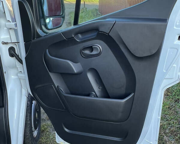 Белый Опель Movano, объемом двигателя 2.3 л и пробегом 143 тыс. км за 16699 $, фото 39 на Automoto.ua