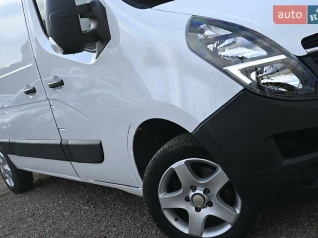 Белый Опель Movano, объемом двигателя 2.3 л и пробегом 283 тыс. км за 16700 $, фото 3 на Automoto.ua