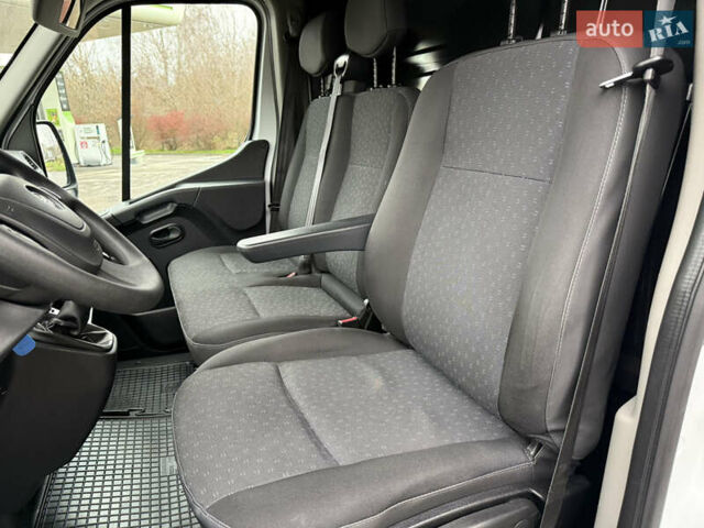 Білий Опель Movano, об'ємом двигуна 0 л та пробігом 156 тис. км за 17400 $, фото 44 на Automoto.ua