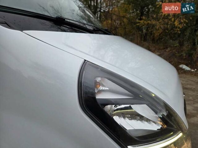 Опель Movano 2020 у Дніпро (Дніпропетровську) на Automoto.ua Білий Опель Movano, об'ємом двигуна 0 л та пробігом 195 тис. км за 18200 $, фото 3 на Automoto.ua