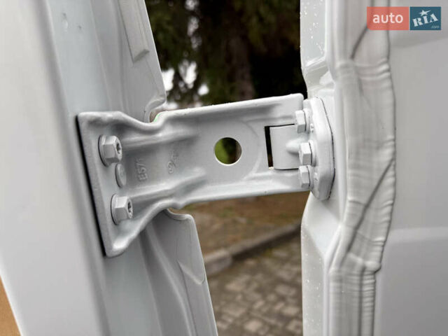 Білий Опель Movano, об'ємом двигуна 0 л та пробігом 156 тис. км за 17400 $, фото 76 на Automoto.ua