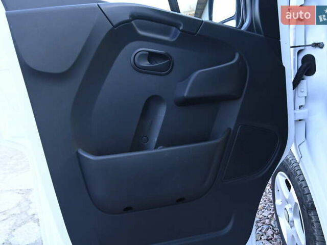 Белый Опель Movano, объемом двигателя 2.3 л и пробегом 283 тыс. км за 16700 $, фото 18 на Automoto.ua