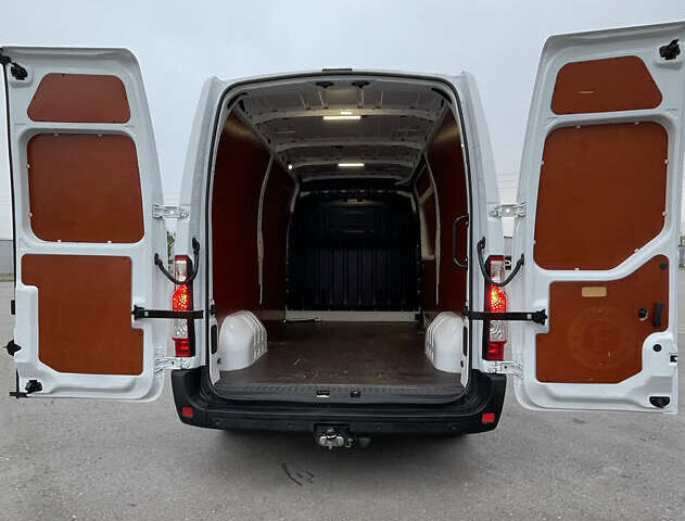 Білий Опель Movano, об'ємом двигуна 2.3 л та пробігом 217 тис. км за 18000 $, фото 9 на Automoto.ua