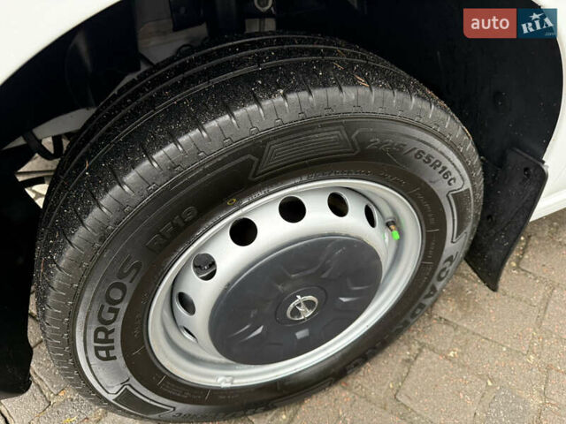 Білий Опель Movano, об'ємом двигуна 0 л та пробігом 156 тис. км за 17400 $, фото 35 на Automoto.ua