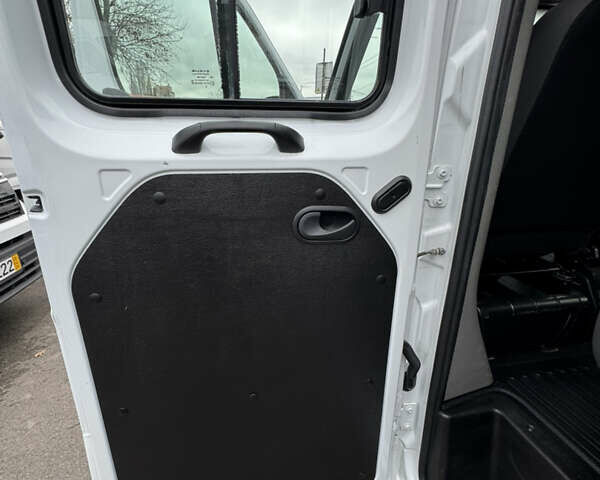 Білий Опель Movano, об'ємом двигуна 2.3 л та пробігом 123 тис. км за 22500 $, фото 22 на Automoto.ua