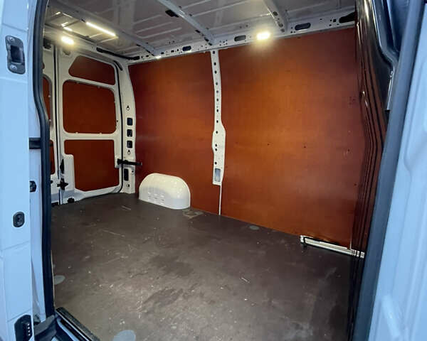 Білий Опель Movano, об'ємом двигуна 2.3 л та пробігом 217 тис. км за 18000 $, фото 21 на Automoto.ua