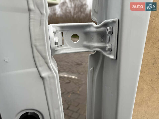 Білий Опель Movano, об'ємом двигуна 0 л та пробігом 156 тис. км за 17400 $, фото 78 на Automoto.ua