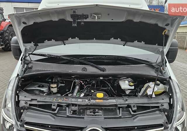 Білий Опель Movano, об'ємом двигуна 2.3 л та пробігом 173 тис. км за 22550 $, фото 54 на Automoto.ua