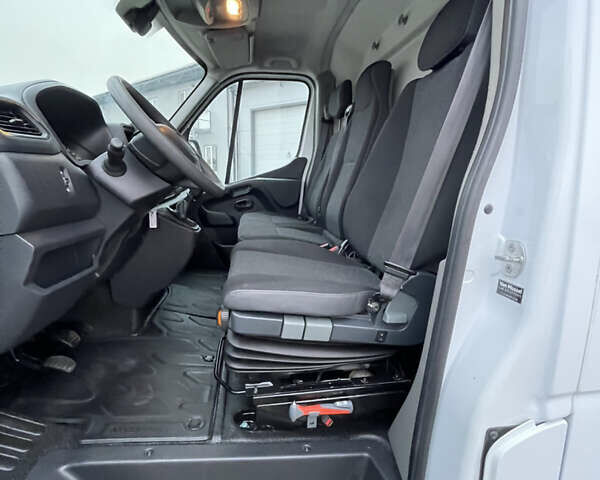 Білий Опель Movano, об'ємом двигуна 2.3 л та пробігом 217 тис. км за 18000 $, фото 19 на Automoto.ua