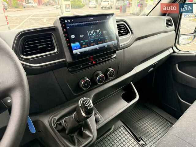 Білий Опель Movano, об'ємом двигуна 0 л та пробігом 156 тис. км за 17400 $, фото 55 на Automoto.ua