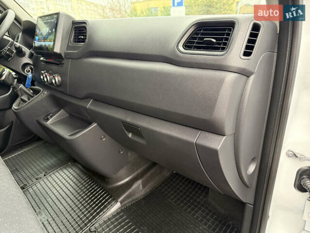 Білий Опель Movano, об'ємом двигуна 0 л та пробігом 156 тис. км за 17400 $, фото 66 на Automoto.ua