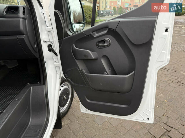 Білий Опель Movano, об'ємом двигуна 0 л та пробігом 156 тис. км за 17400 $, фото 59 на Automoto.ua