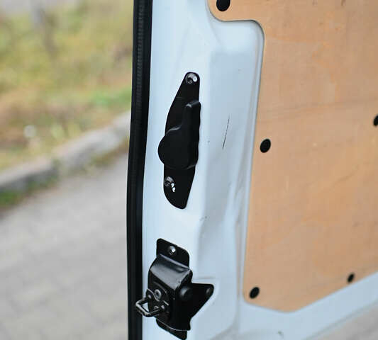 Белый Опель Movano, объемом двигателя 0 л и пробегом 158 тыс. км за 19300 $, фото 29 на Automoto.ua