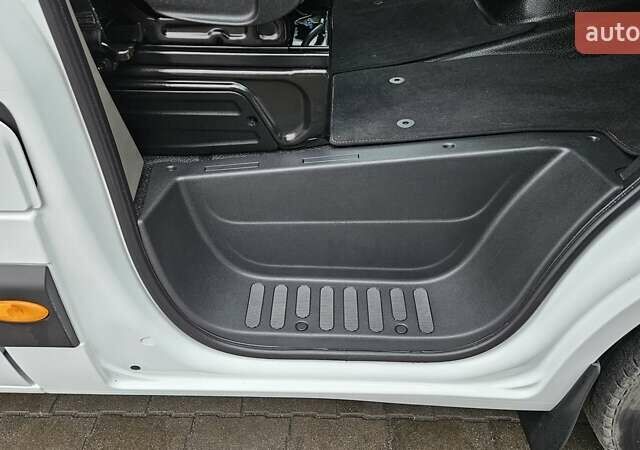 Белый Опель Movano, объемом двигателя 2.3 л и пробегом 133 тыс. км за 20900 $, фото 28 на Automoto.ua