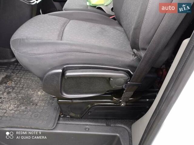 Белый Опель Movano, объемом двигателя 2.3 л и пробегом 209 тыс. км за 18800 $, фото 19 на Automoto.ua