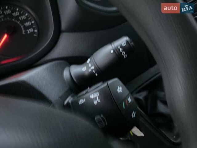 Білий Опель Movano, об'ємом двигуна 2.3 л та пробігом 144 тис. км за 18890 $, фото 55 на Automoto.ua