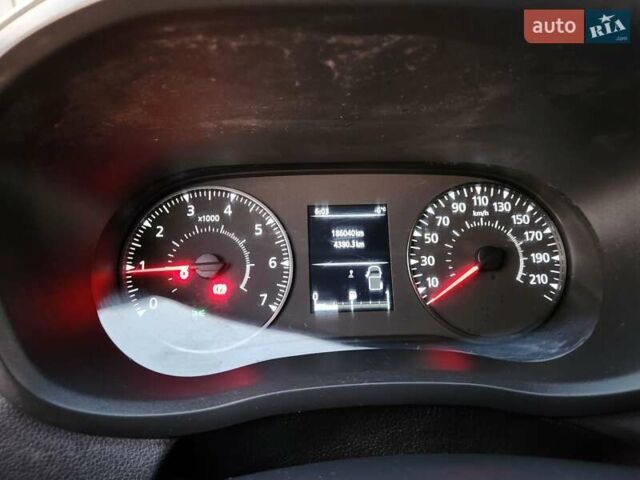 Білий Опель Movano, об'ємом двигуна 2.3 л та пробігом 186 тис. км за 17900 $, фото 19 на Automoto.ua