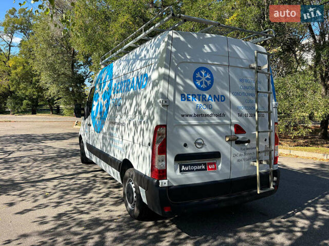 Белый Опель Movano, объемом двигателя 2.3 л и пробегом 90 тыс. км за 19650 $, фото 2 на Automoto.ua