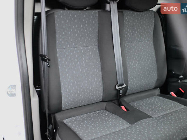 Белый Опель Movano, объемом двигателя 0 л и пробегом 158 тыс. км за 19300 $, фото 22 на Automoto.ua