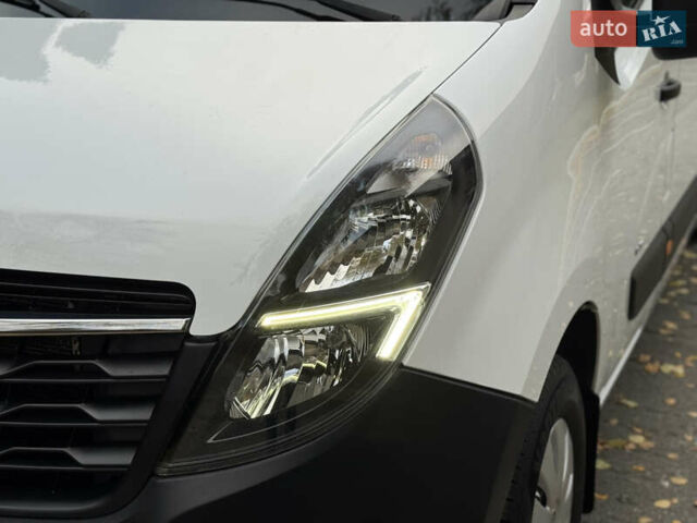 Білий Опель Movano, об'ємом двигуна 2.3 л та пробігом 202 тис. км за 19500 $, фото 16 на Automoto.ua