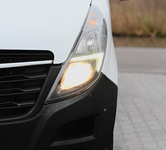 Белый Опель Movano, объемом двигателя 0 л и пробегом 158 тыс. км за 19300 $, фото 12 на Automoto.ua