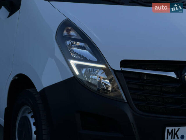 Белый Опель Movano, объемом двигателя 2.3 л и пробегом 254 тыс. км за 18500 $, фото 6 на Automoto.ua