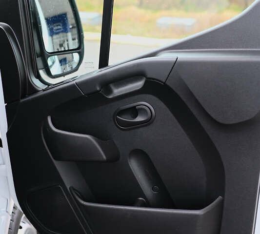 Белый Опель Movano, объемом двигателя 0 л и пробегом 158 тыс. км за 19300 $, фото 18 на Automoto.ua